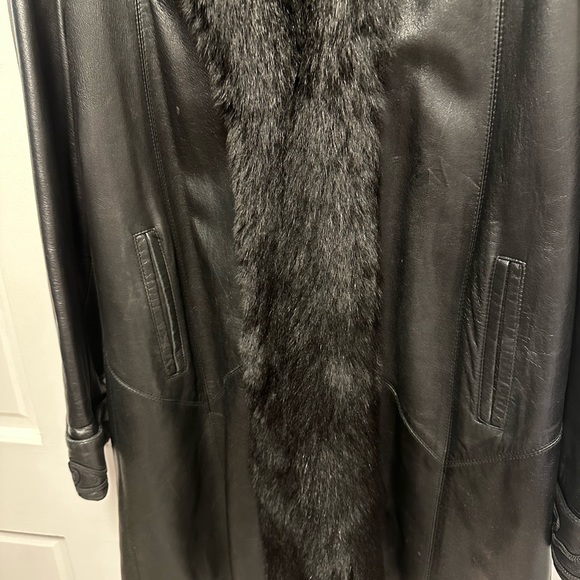 Black Lamb Leather Vintage Coat with Black Fox Tuxedo Trim. Alaskan Fur Co. - Picture 4 of 12